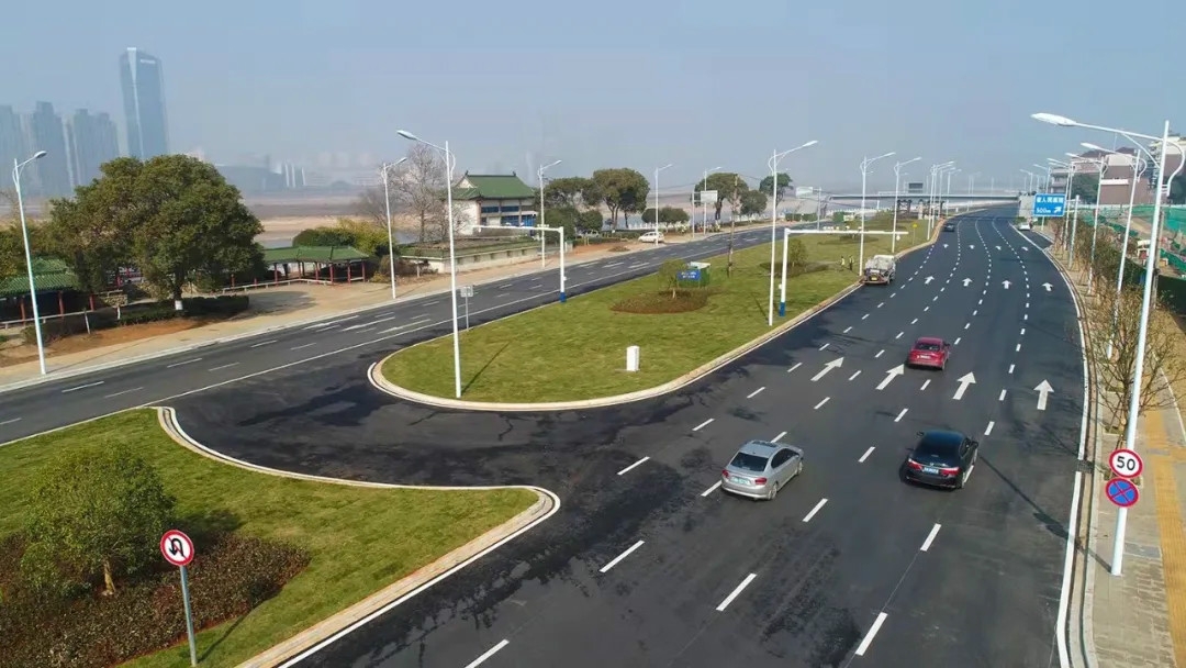 “不堵车了，通过功夫至少缩短了三分之二” 沿江中北大路提升刷新（一期）工程主线通车方便市民出行